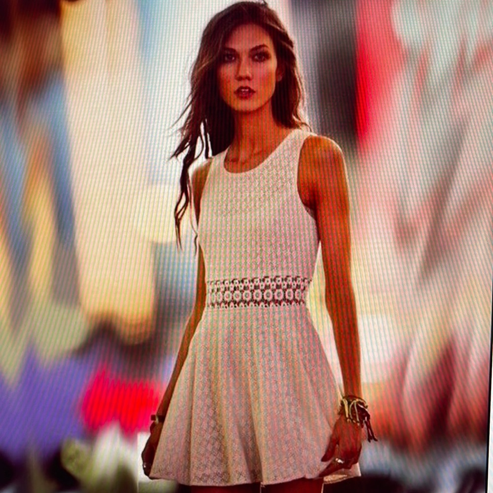 🆕FREE PEOPLE Ivory Lace Cut-Out Daisy Dress sz 0 - Picture 2 of 16